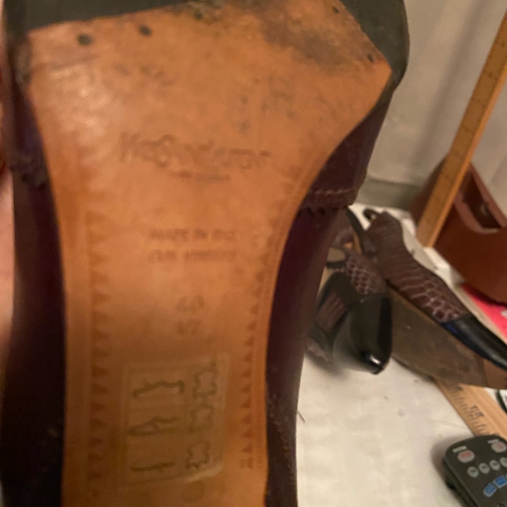 Yves St Laurant dark brown leather  pumps - Picture 10 of 12